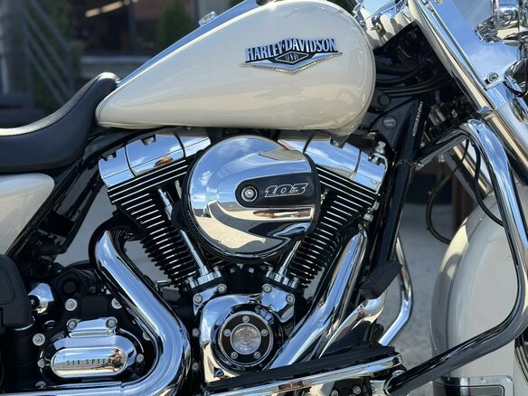 2014 Harley-Davidson Road King, белый, 2000000 рублей - вид 13