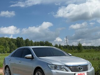 2012 Toyota Camry VII (XV50), серебристый, 1790000 рублей, вид 3