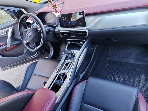 2023 Geely Coolray I, серый, 1900000 рублей - вид 2