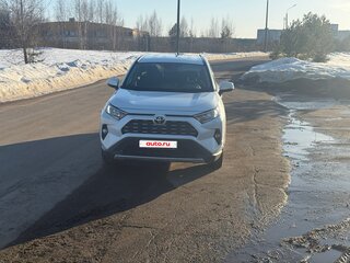 2021 Toyota RAV4 V (XA50), белый, 3600000 рублей, вид 1