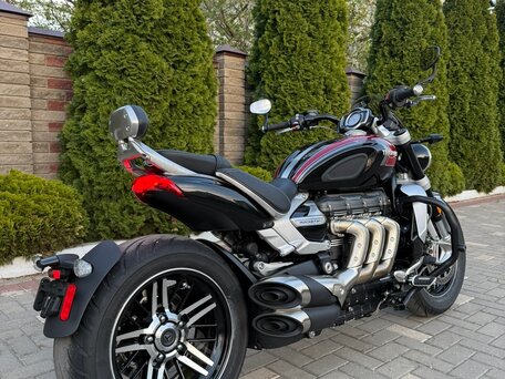 2023 Triumph Rocket 3, красный, 2279565 рублей, вид 2