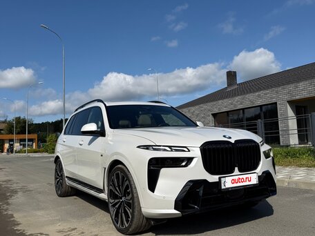 2023 BMW X7 40d I (G07) Рестайлинг, белый, 11500000 рублей, вид 3