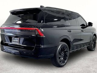 2026 Lincoln Navigator V, чёрный, 16300000 рублей, вид 3