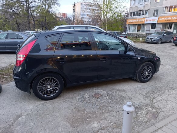 2009 Hyundai i30 I, чёрный - вид 2