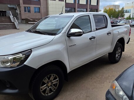 2019 Toyota Hilux VIII, белый, 2400000 рублей, вид 4