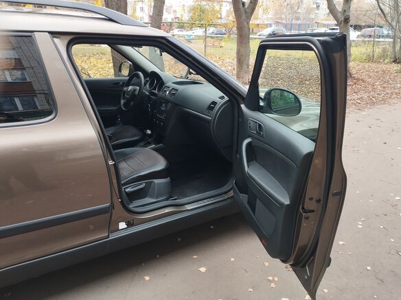 2011 Skoda Yeti I, коричневый, 820000 рублей - вид 11