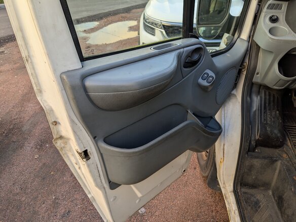 2009 Ford Transit, белый, 750000 рублей - вид 8