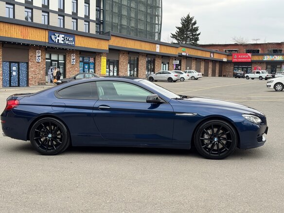 2011 BMW 6 серии 650i xDrive III (F06/F13/F12), синий, 2200000 рублей - вид 5