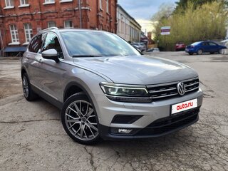 2018 Volkswagen Tiguan II, серебристый, 2700000 рублей, вид 1