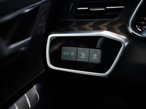 2020 Audi A6 40 TDI V (C8), чёрный, 3049000 рублей - вид 24