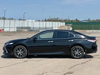 2023 Toyota Camry VIII (XV70) Рестайлинг, чёрный, 3290000 рублей, вид 5