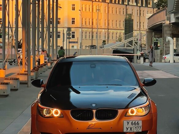 2005 BMW M5 IV (E60/E61), оранжевый, 4000000 рублей - вид 5
