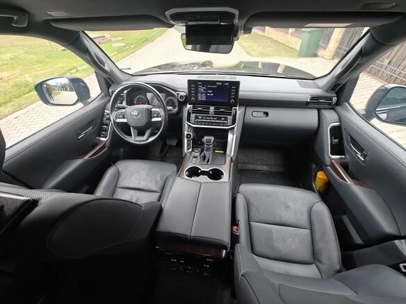 2023 Toyota Land Cruiser 300 Series, чёрный, 10900000 рублей - вид 8
