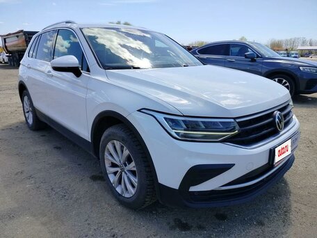 2020 Volkswagen Tiguan II Рестайлинг, белый, 3231900 рублей, вид 2
