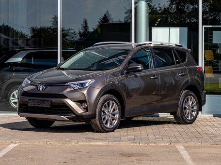 2017 Toyota RAV4 IV (XA40) Рестайлинг, коричневый, 1875000 рублей, вид 1