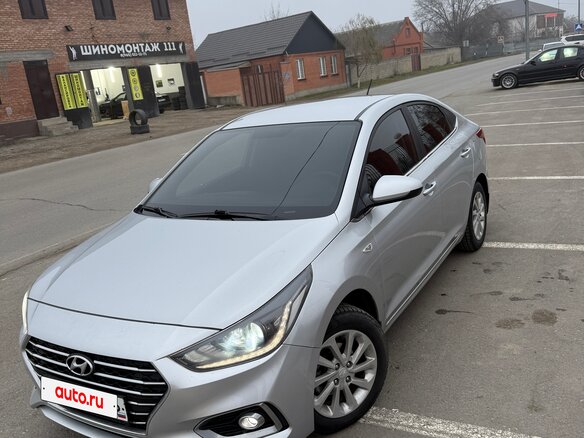 2018 Hyundai Solaris II, серебристый, 1400000 рублей