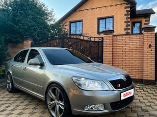 2011 Skoda Octavia II (A5) Рестайлинг, серый, 700000 рублей, вид 1