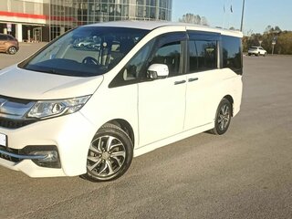 2015 Honda Stepwgn V, белый, 1710000 рублей, вид 4