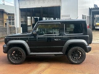 2022 Suzuki Jimny Sierra IV, чёрный, 1695084 рублей, вид 4