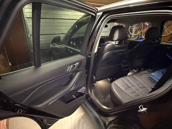 2019 BMW X5 30d IV (G05/G18), чёрный, 6025000 рублей - вид 6