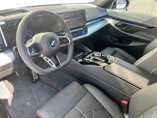 2025 BMW 5 серии 530i xDrive VIII (G60/G61/G68), чёрный, 9650000 рублей, вид 2
