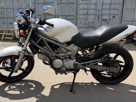 2003 Honda VTR 250, серебристый, 205000 рублей, вид 2