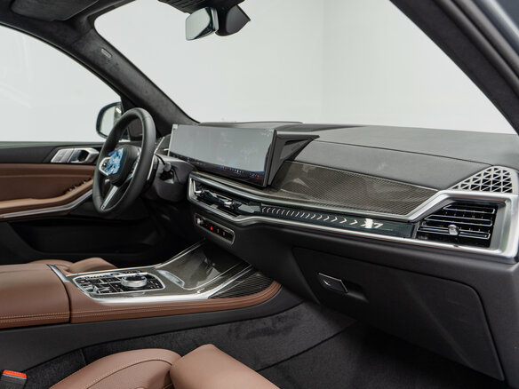 2026 BMW X7 40i I (G07) Рестайлинг, серый - вид 14
