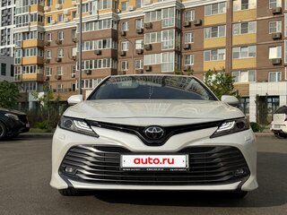 2019 Toyota Camry VIII (XV70), белый, 3150000 рублей, вид 3