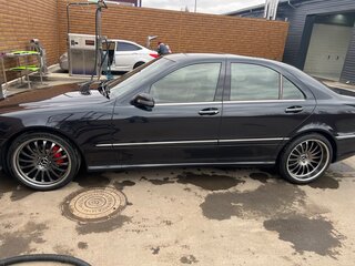 1999 Mercedes-Benz S-Класс 320 Long IV (W220), чёрный, 1800000 рублей, вид 3