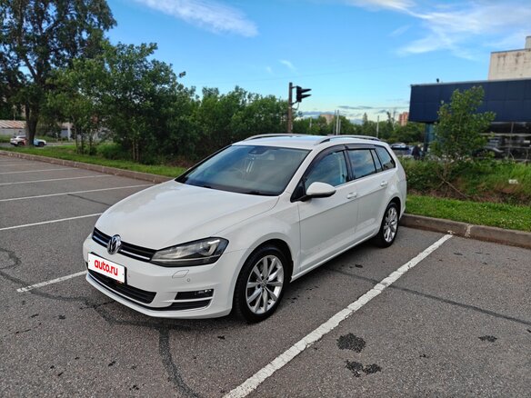2014 Volkswagen Golf VII, белый, 1370000 рублей