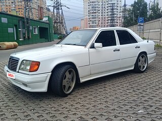 1993 Mercedes-Benz E-Класс 220 I (W124), белый, 500000 рублей, вид 1