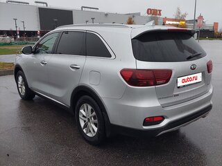 2019 Kia Sorento III Prime Рестайлинг, серебристый, 2600000 рублей, вид 5