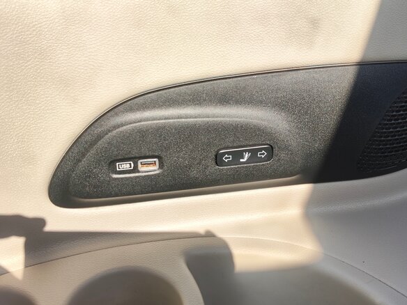 2017 Chrysler Pacifica RU, белый, 2590000 рублей - вид 16