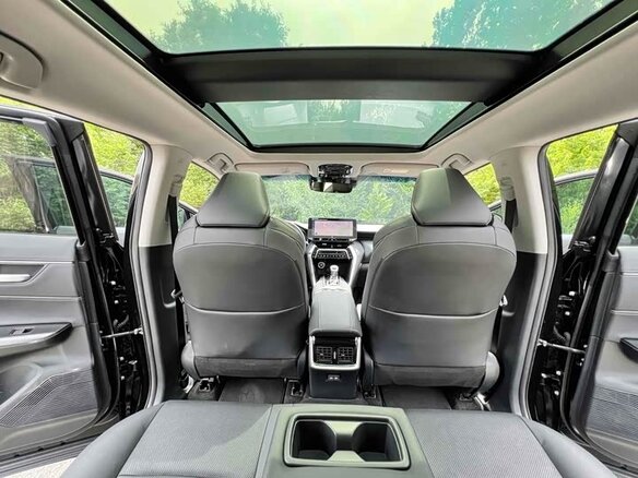 2022 Toyota Venza II, чёрный, 4102000 рублей - вид 10