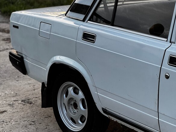 2005 Lada (ВАЗ) 2107, белый, 170000 рублей - вид 3