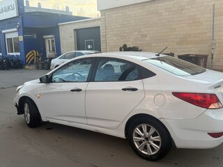 2012 Hyundai Solaris I, белый, 700000 рублей, вид 5