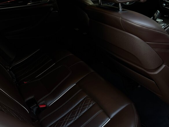 2017 BMW 5 серии 530d xDrive VII (G30/G31/G38), чёрный, 4700000 рублей - вид 13