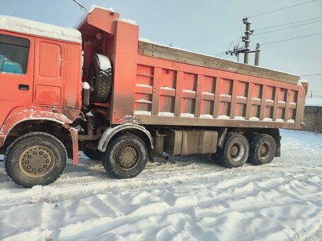 2011 Sinotruk Howo ZZ3407, красный, 1350000 рублей, вид 3