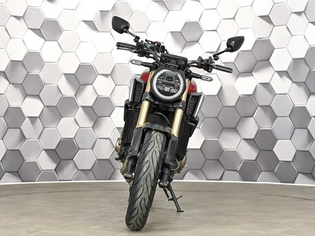 2020 Honda CB 650R, красный, 977000 рублей, вид 4