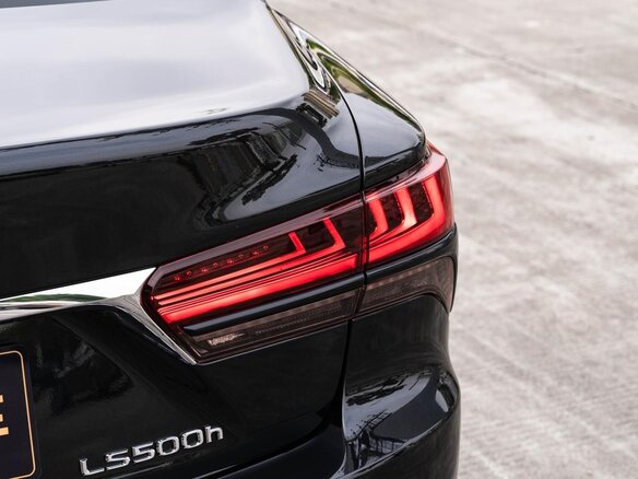 2025 Lexus LS 500h V Рестайлинг, чёрный, 16666666 рублей - вид 6