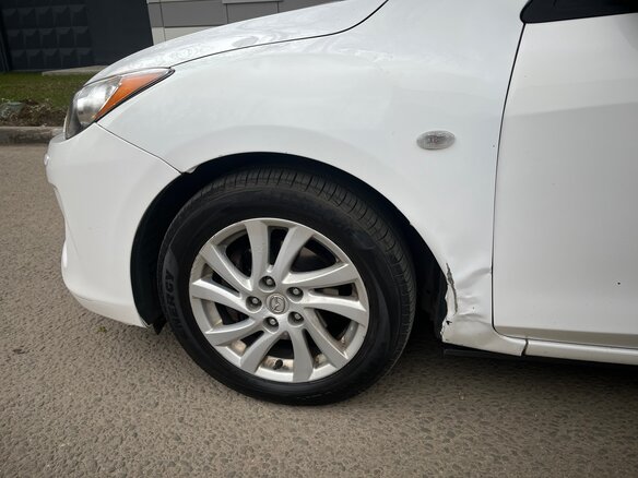 2011 Mazda 3 II (BL) Рестайлинг, белый, 650000 рублей - вид 17