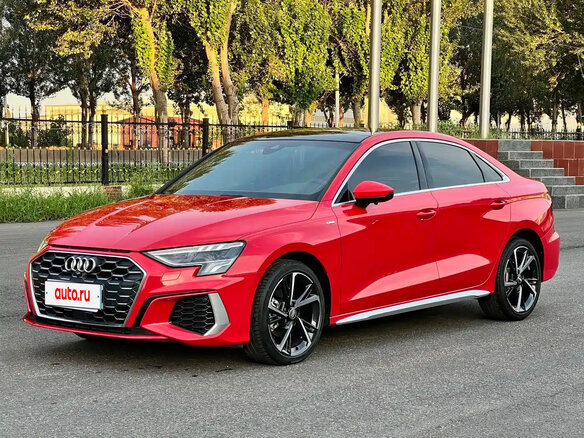 2023 Audi A3 35 TFSI Long IV (8Y), красный