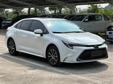 2022 Toyota Levin XII (E210) Рестайлинг, белый, 1650000 рублей, вид 3