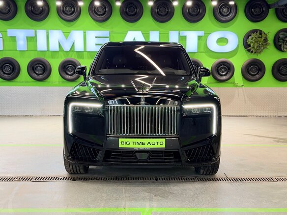 2025 Rolls-Royce Cullinan Black Badge I Рестайлинг (Series II), чёрный, 67900000 рублей - вид 2