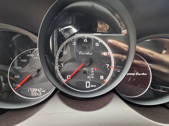 2011 Porsche Cayenne Turbo II (958), белый, 2400000 рублей - вид 6