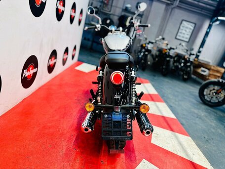 2026 Royal Enfield Super Meteor, серебристый, 744000 рублей, вид 5