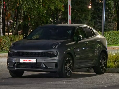 2021 Lynk & Co 05, серый, 2850000 рублей, вид 3