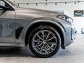 2025 BMW X5 40i IV (G05/G18) Рестайлинг, серый - вид 5