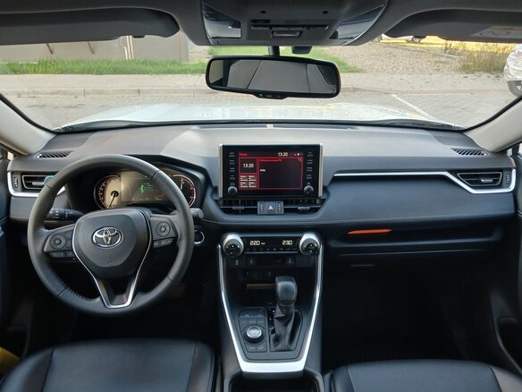 2021 Toyota RAV4 V (XA50), белый - вид 8