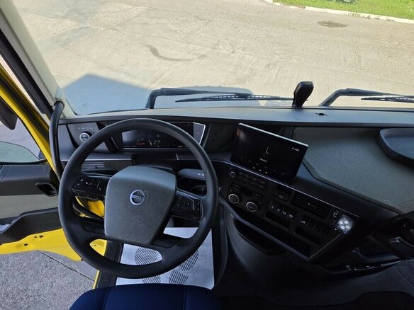2021 Volvo FH, жёлтый, 9300000 рублей - вид 21